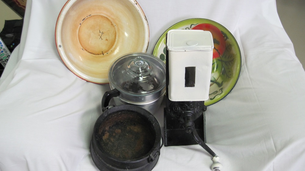 Vintage Coffee Grinder & Misc Kitchen Items