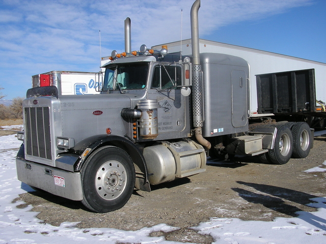 1986 359 Peterbilt Semi Tractor
