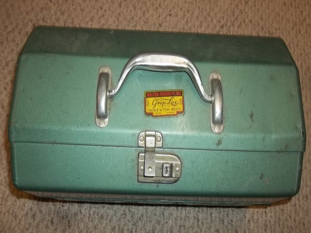 Grip Lock Vintage Tackle Tool Box-2